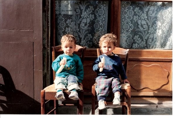 Data Scientists and Feature Teams : a brother-sister-like relationship